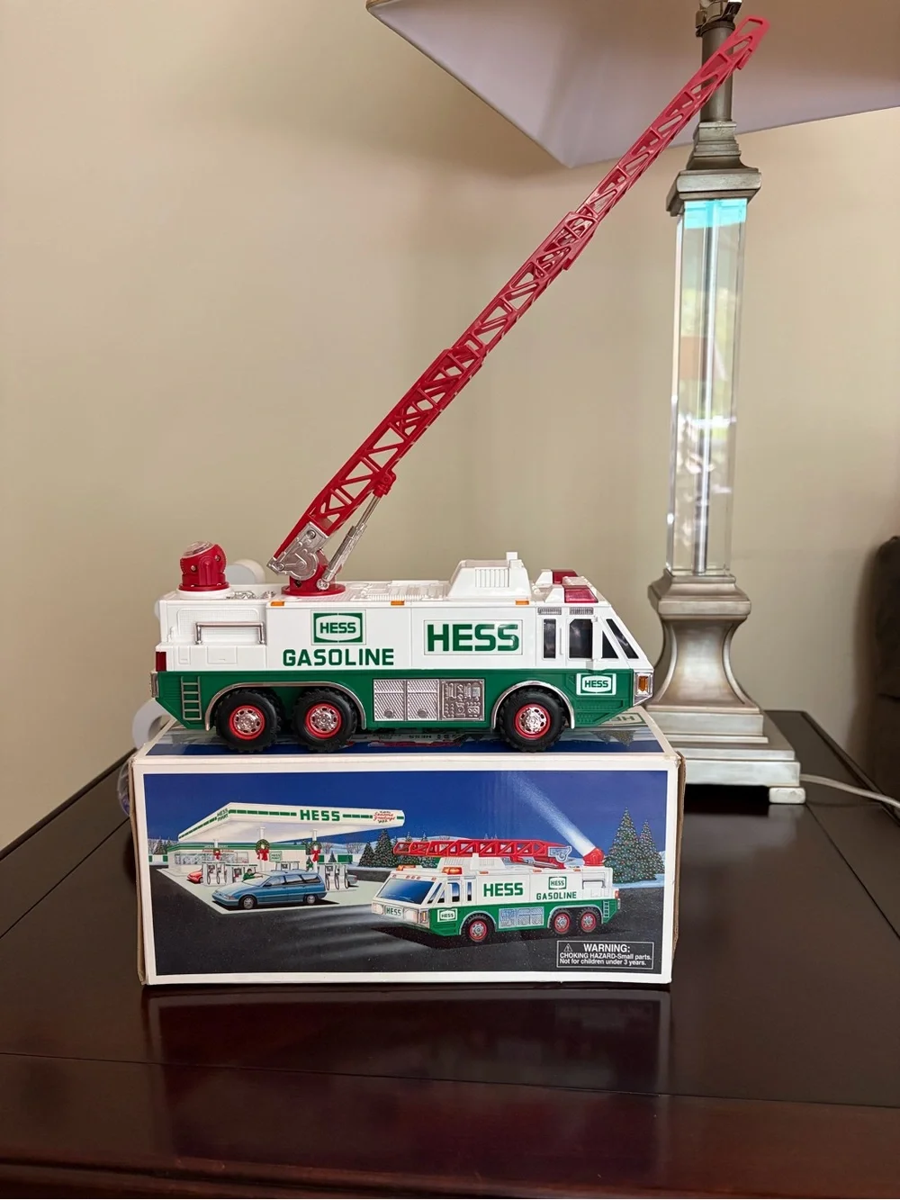 NIB Hess 1996 Vintage Emergency Ladder Truck